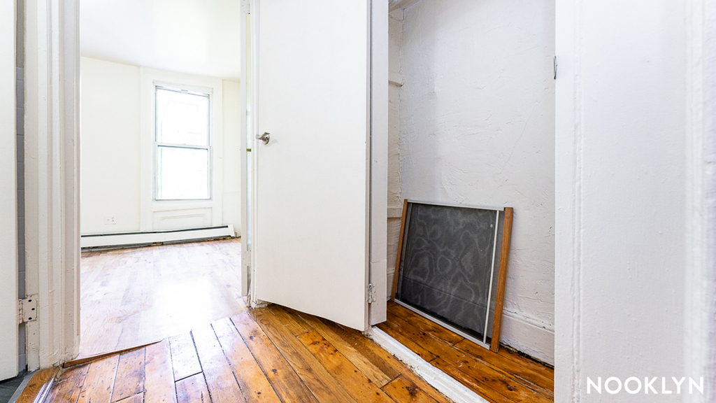 33 Montrose Ave - Photo 14
