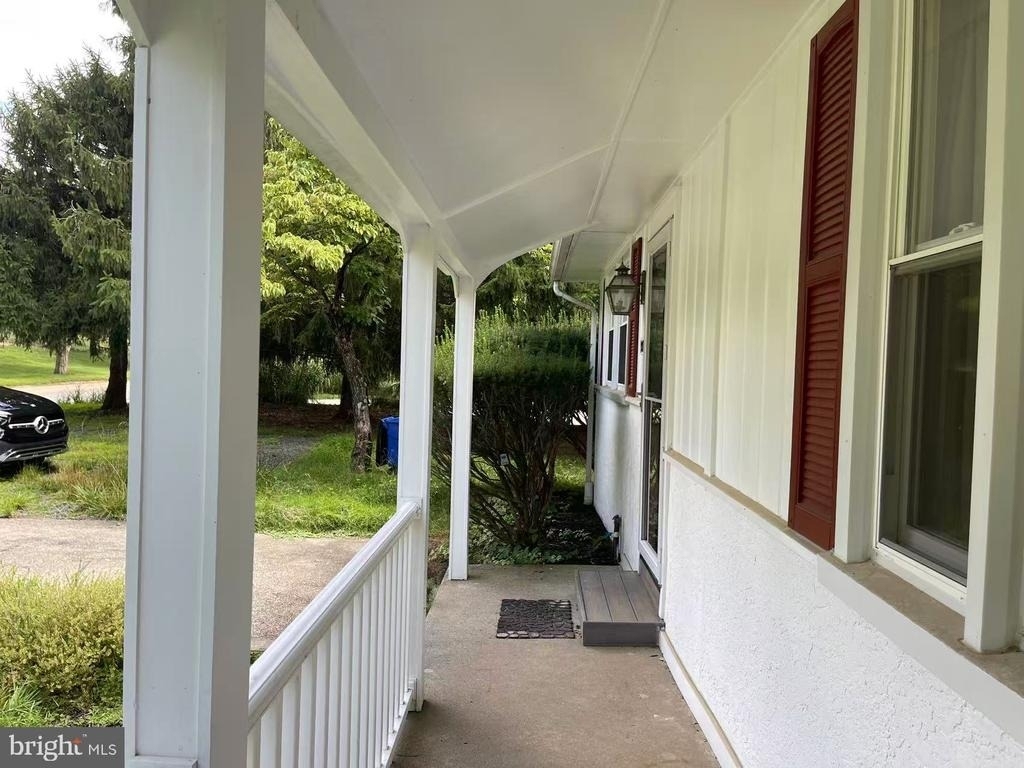 1019 Howellville Road - Photo 1