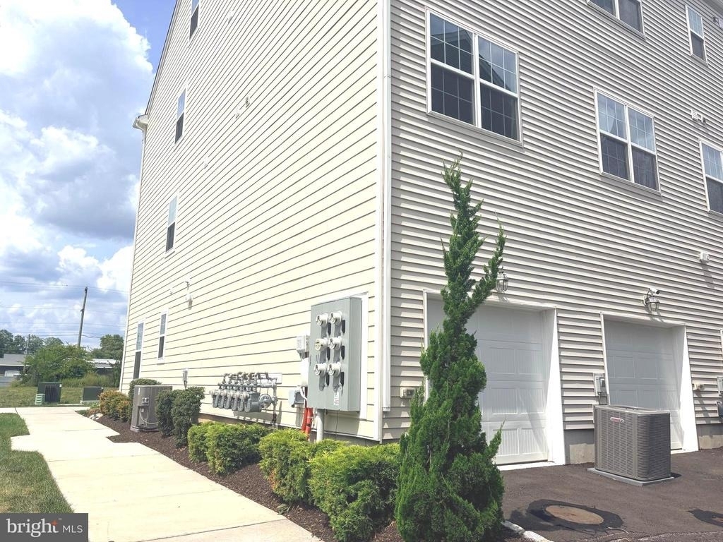 135 Annapolis Street - Photo 1