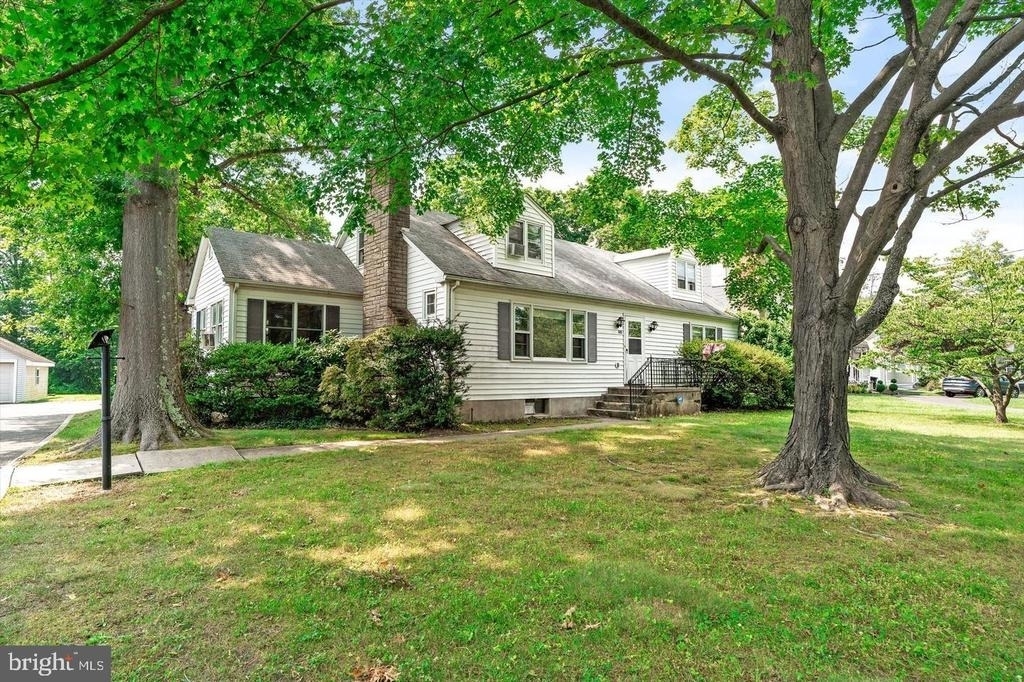 648 Old York Rd - Photo 0