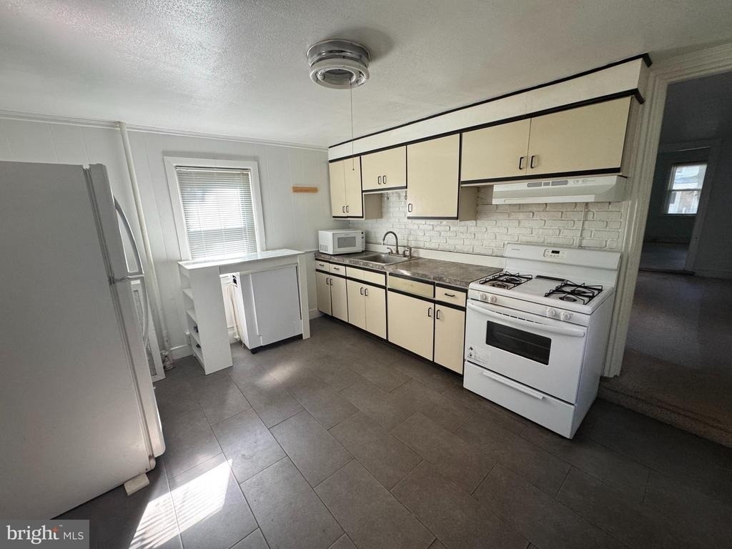 17 Green Street - Photo 6