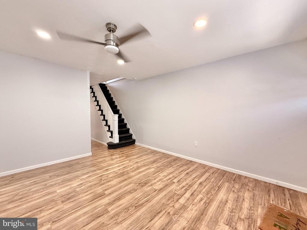 570 Line Street - Photo 2