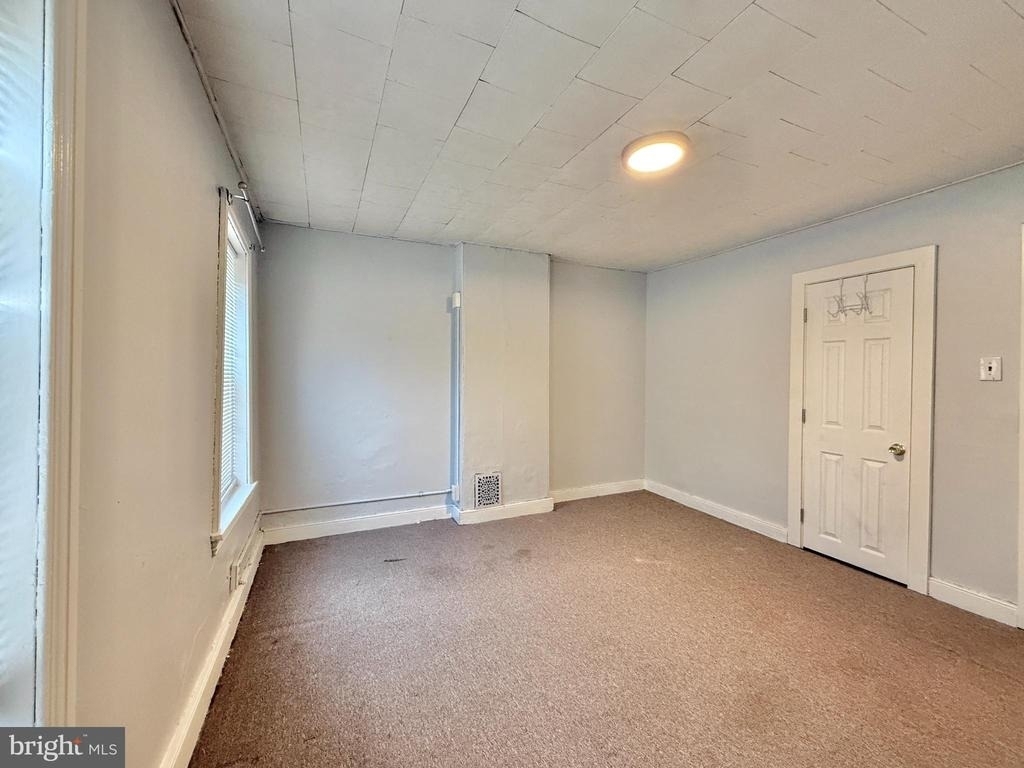570 Line Street - Photo 12