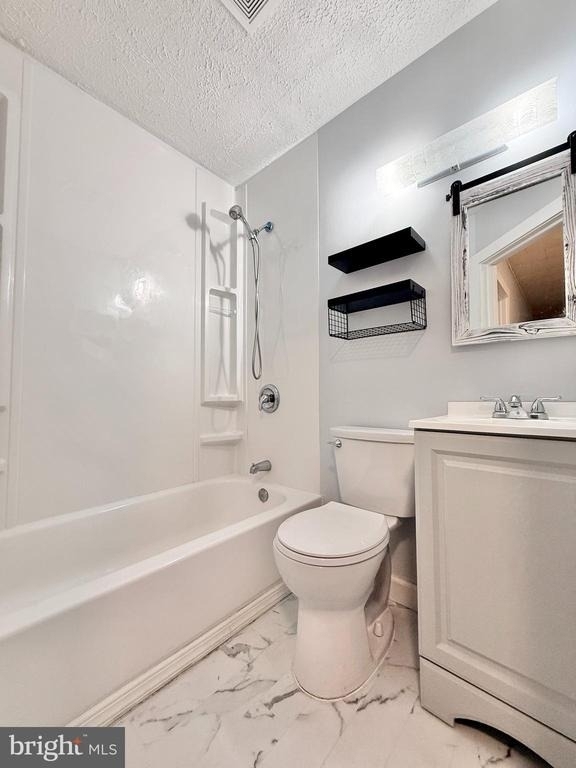 570 Line Street - Photo 13