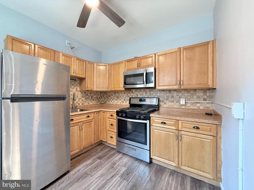 570 Line Street - Photo 5