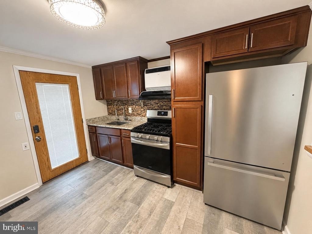 1407 Wall Avenue - Photo 5