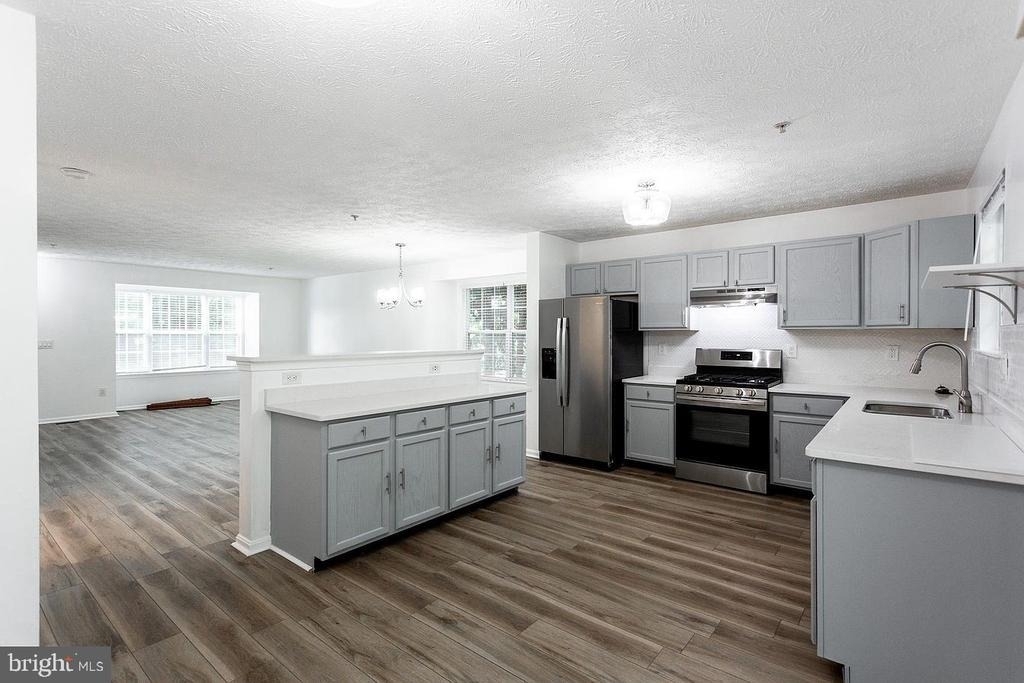 10400 Vista Gardens Drive - Photo 2