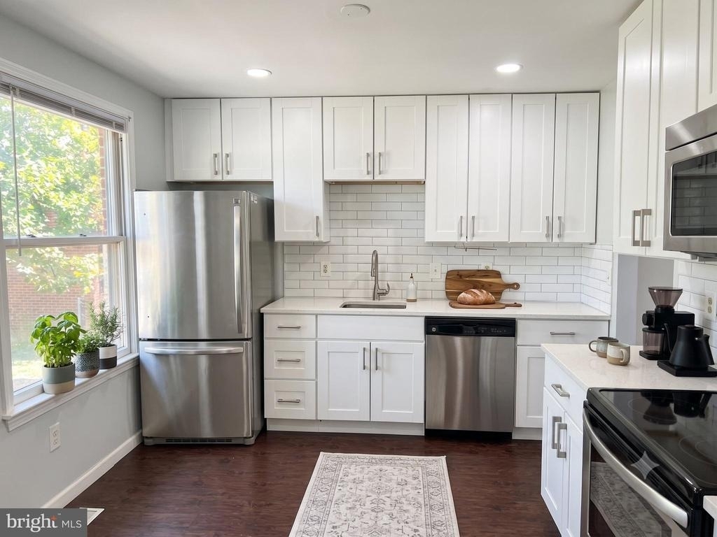 423 Gorman Avenue - Photo 2