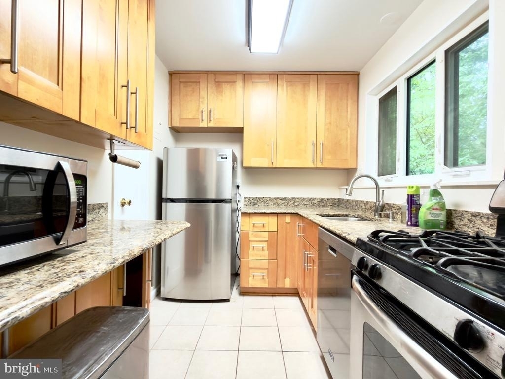 10311 Montrose Avenue - Photo 2