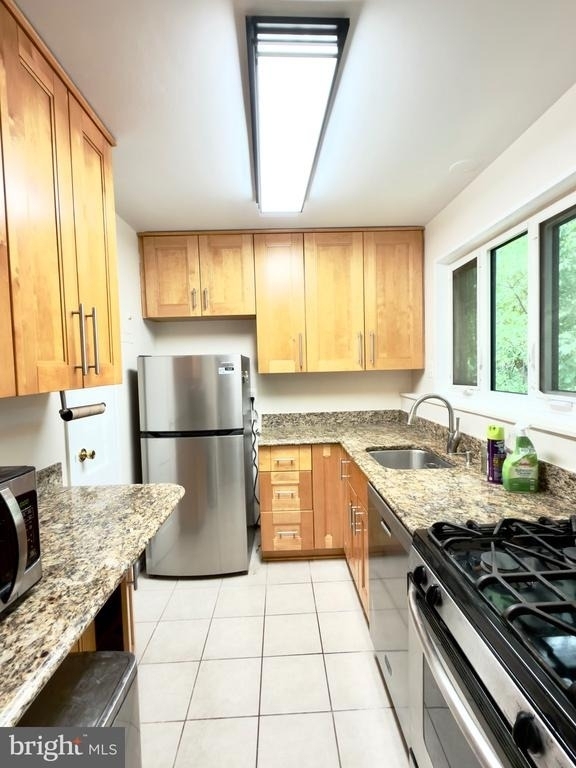 10311 Montrose Avenue - Photo 6