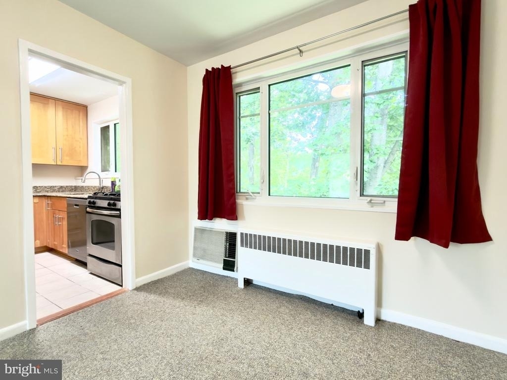 10311 Montrose Avenue - Photo 7