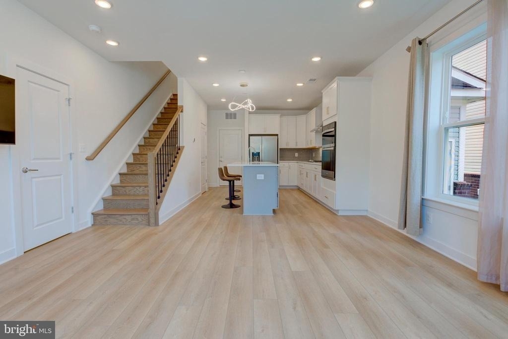 16108 Frederick Road - Photo 4