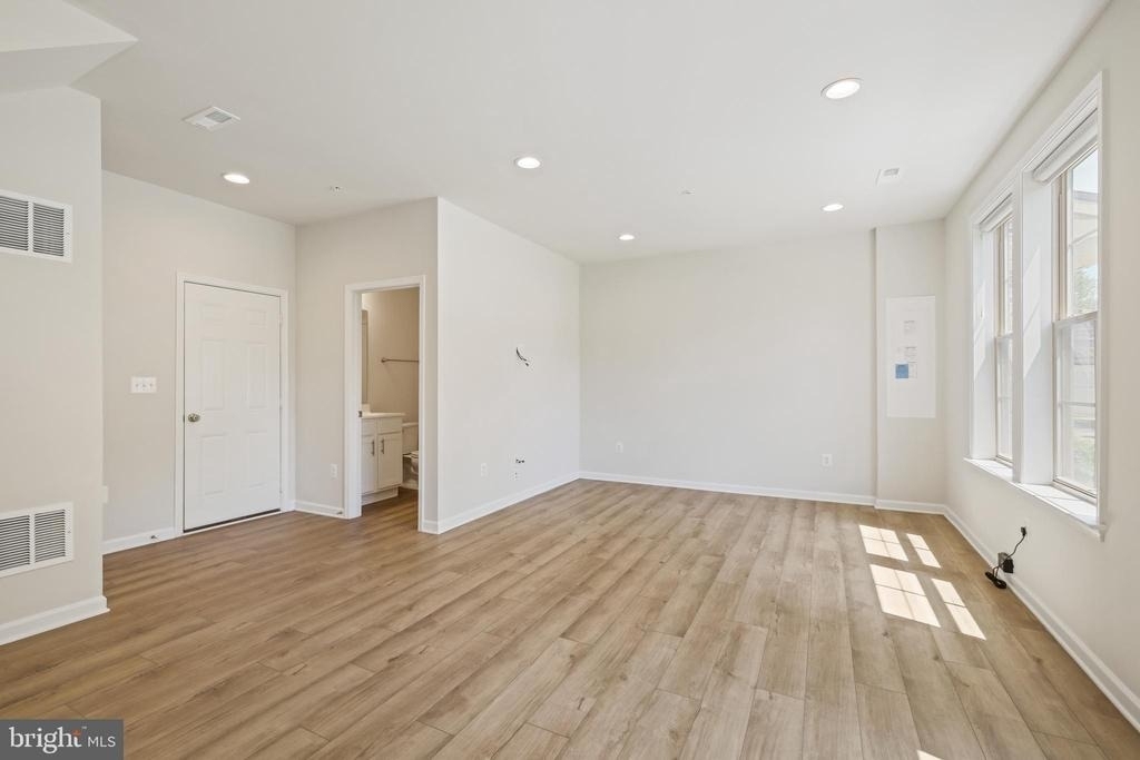204 Ashton Market Alley - Photo 6
