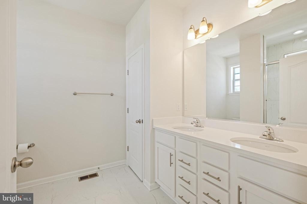 204 Ashton Market Alley - Photo 20