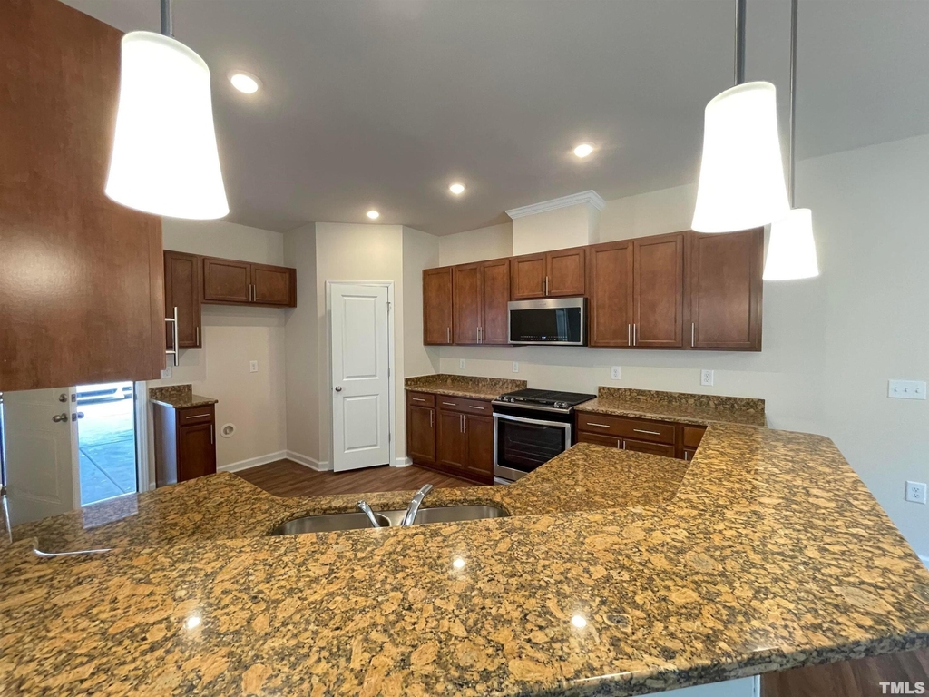 1230 Gemfor Street - Photo 3