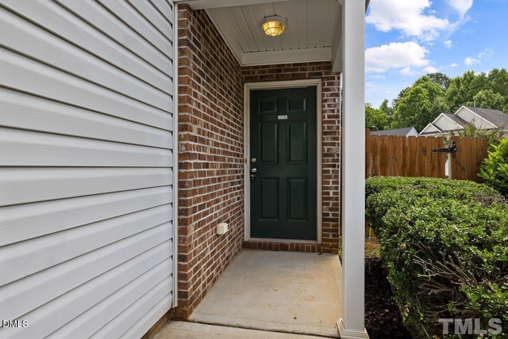 100 Lacombe Court - Photo 2