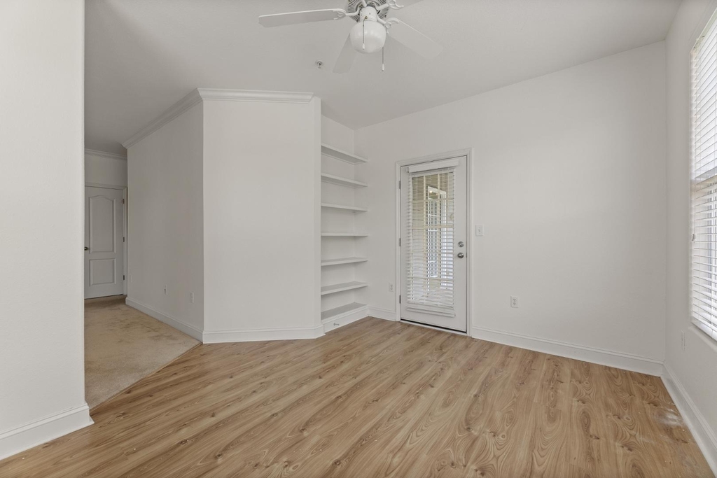 1922 Parkside Village Drive - Photo 12