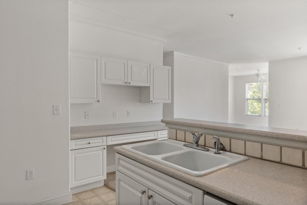 1922 Parkside Village Drive - Photo 8