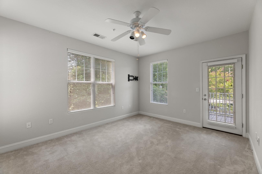 1922 Parkside Village Drive - Photo 18