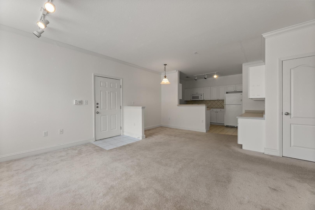1922 Parkside Village Drive - Photo 4