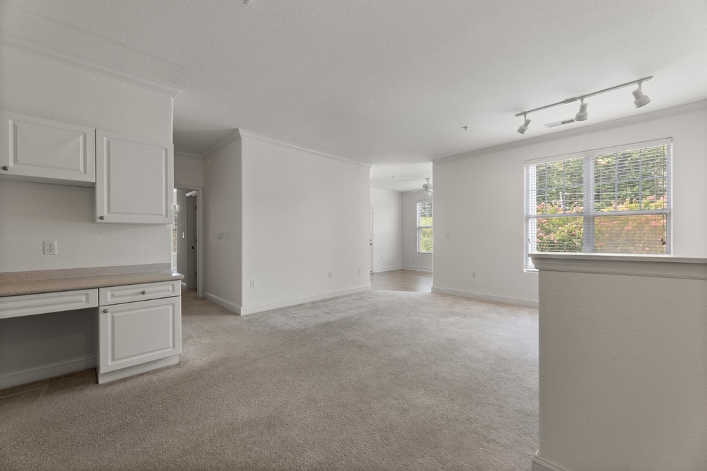 1922 Parkside Village Drive - Photo 5