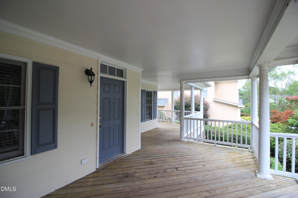 304 Peachtree Point Court - Photo 2