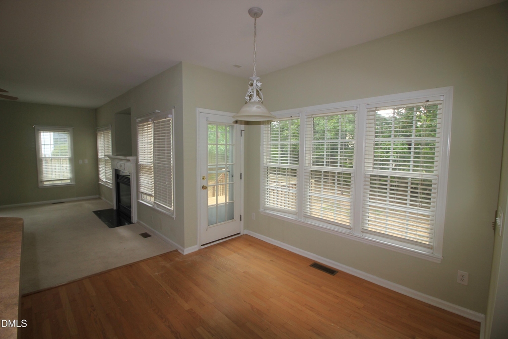 304 Peachtree Point Court - Photo 7