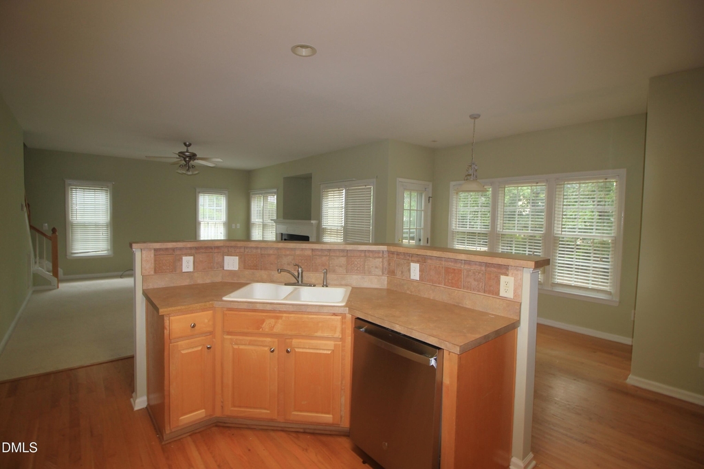 304 Peachtree Point Court - Photo 6
