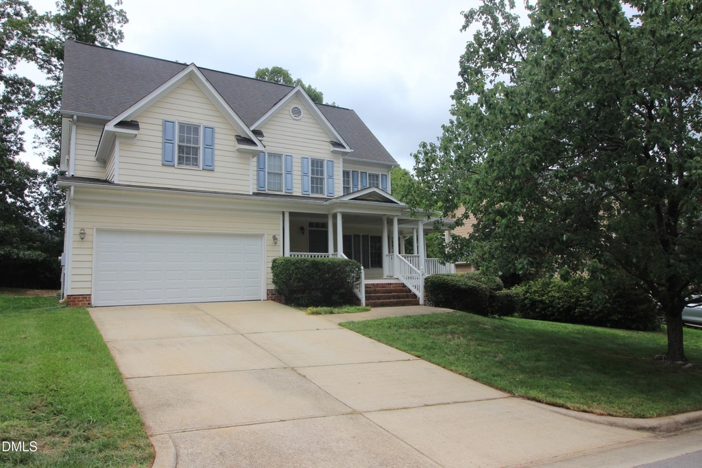 304 Peachtree Point Court - Photo 0