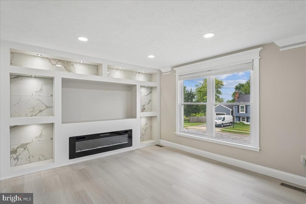 1315 Danberry Drive - Photo 2