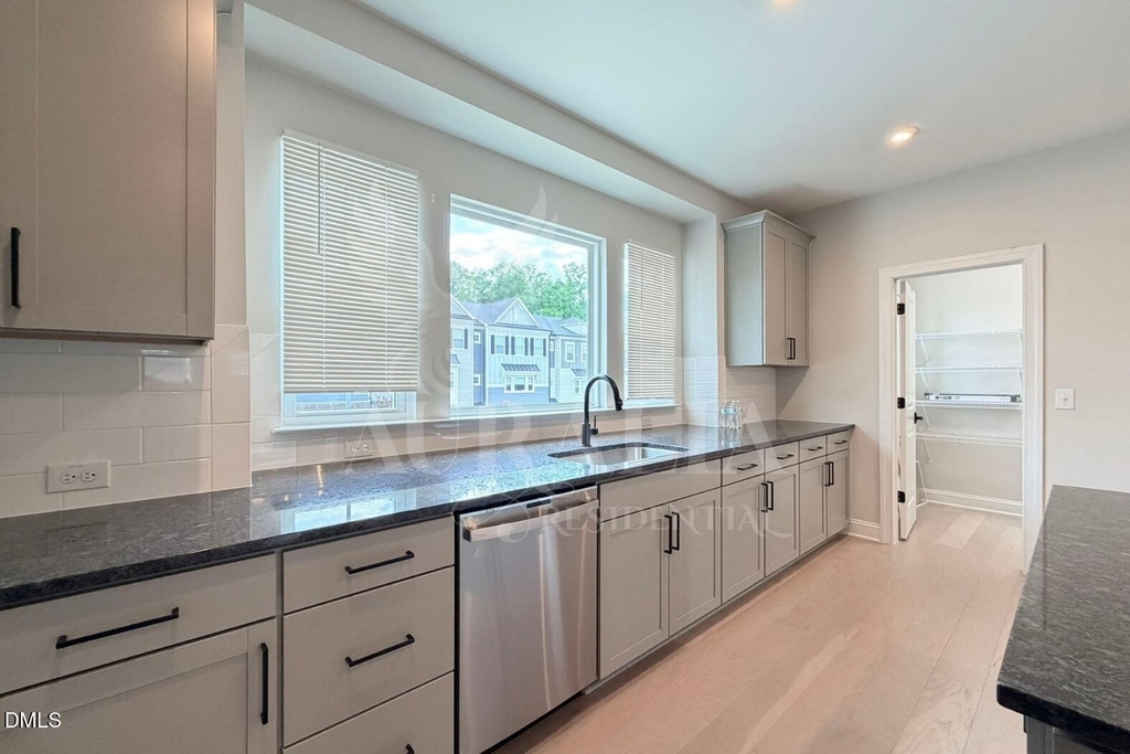 829 Amley Place - Photo 13