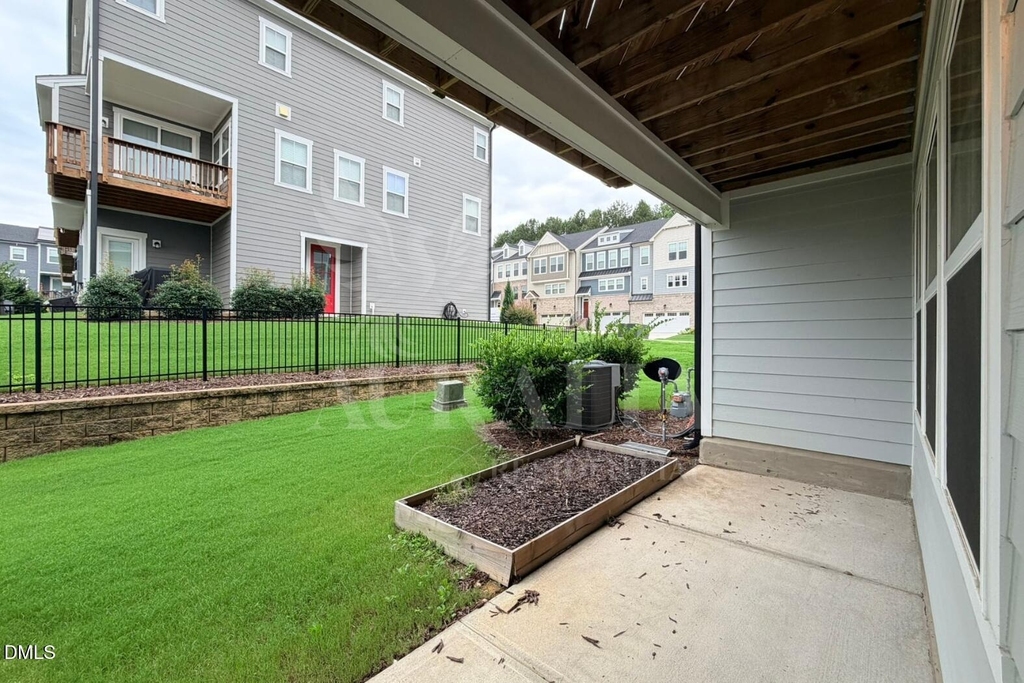 829 Amley Place - Photo 44