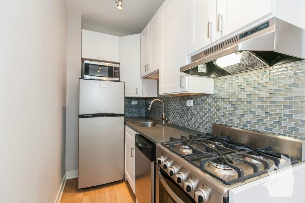511 W. Belmont - Photo 4