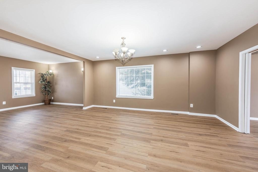 4021 Barrington Road - Photo 4