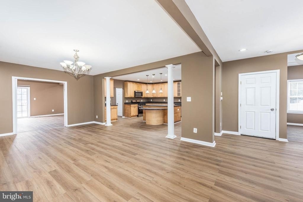4021 Barrington Road - Photo 3