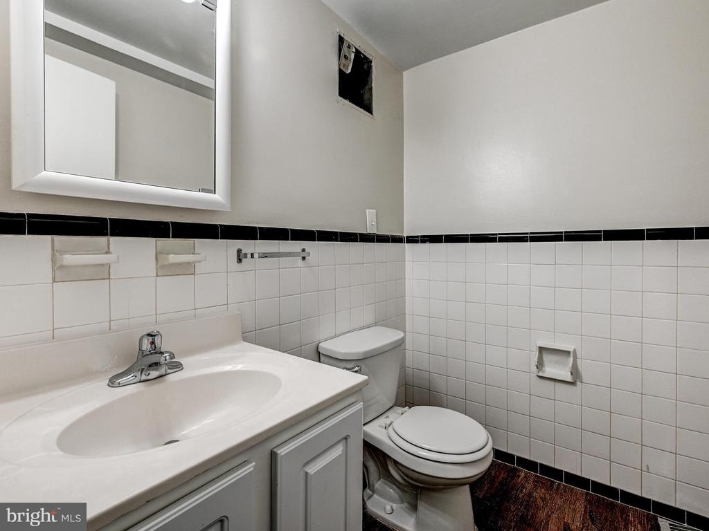 105 39th Street W - Photo 20