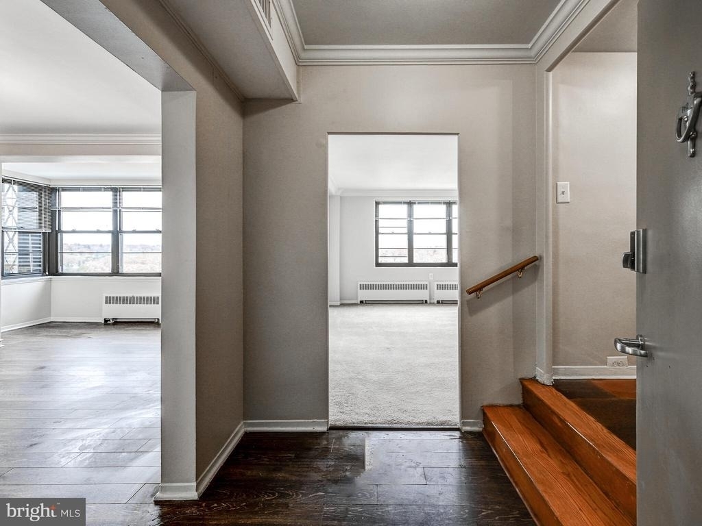 105 39th Street W - Photo 8