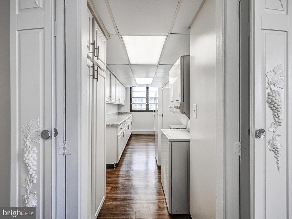105 39th Street W - Photo 11