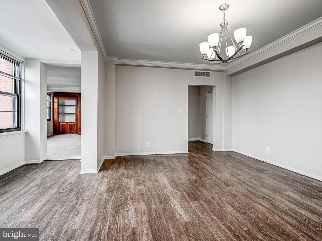 105 39th Street W - Photo 16