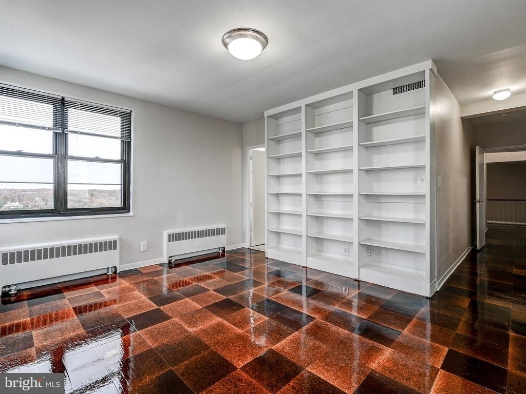 105 39th Street W - Photo 27