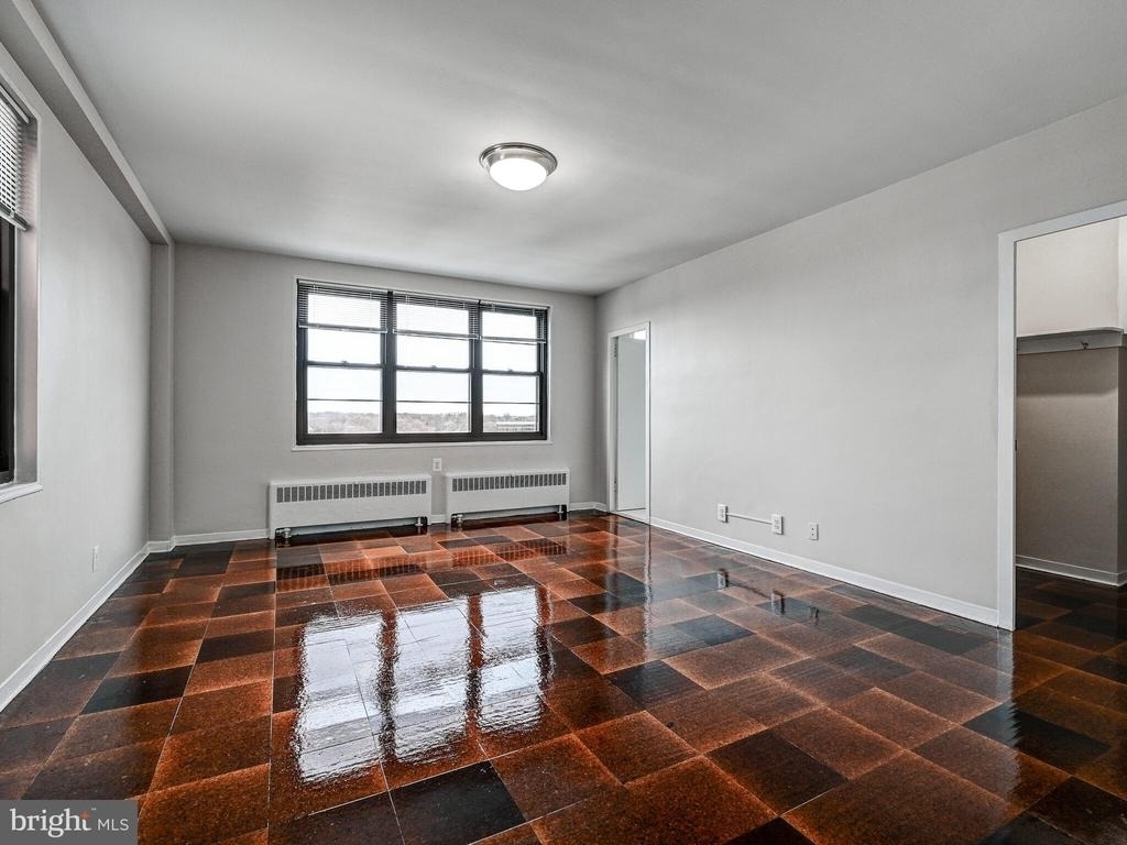 105 39th Street W - Photo 22
