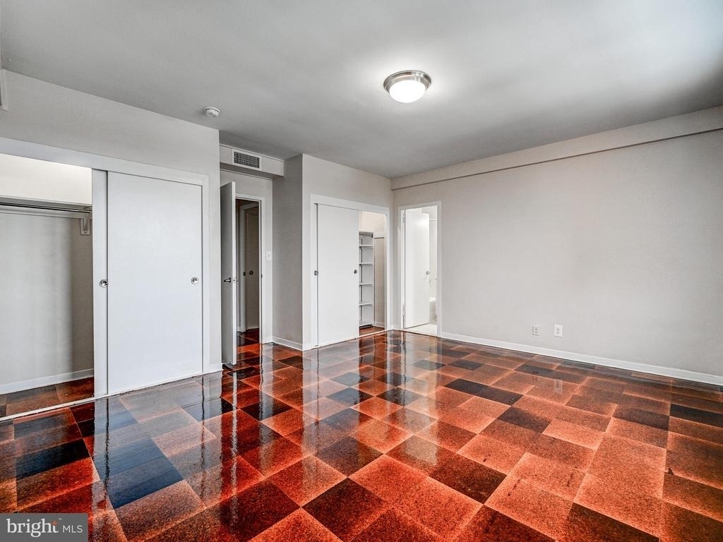 105 39th Street W - Photo 25