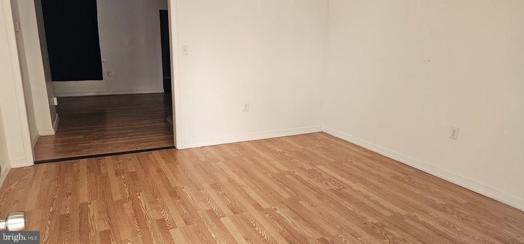 2548 Oswego Avenue - Photo 2