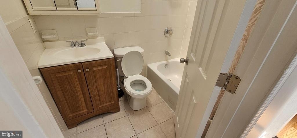 2548 Oswego Avenue - Photo 15