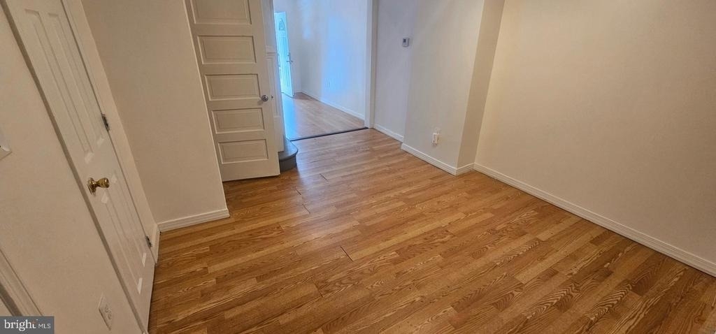 2548 Oswego Avenue - Photo 4