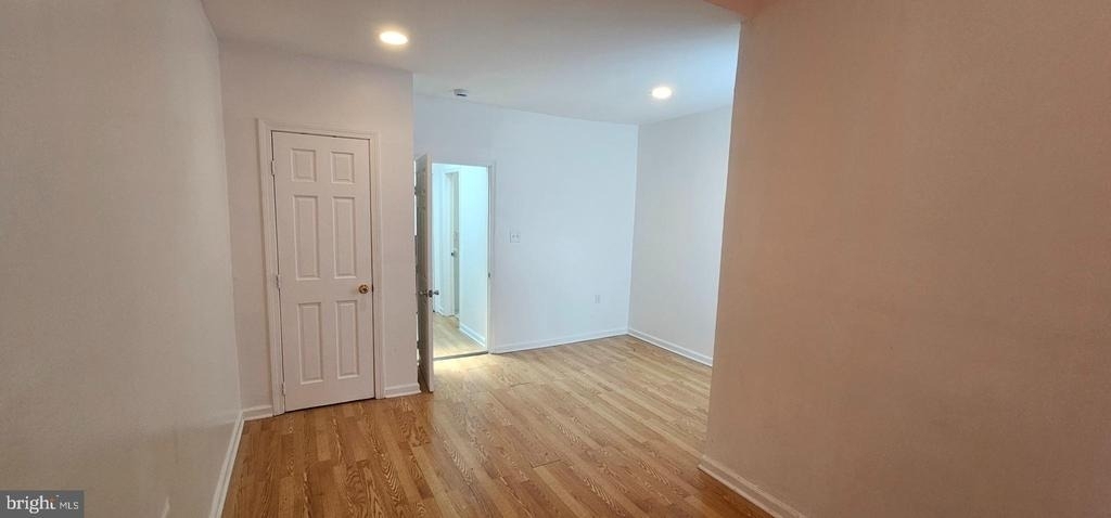 2548 Oswego Avenue - Photo 12