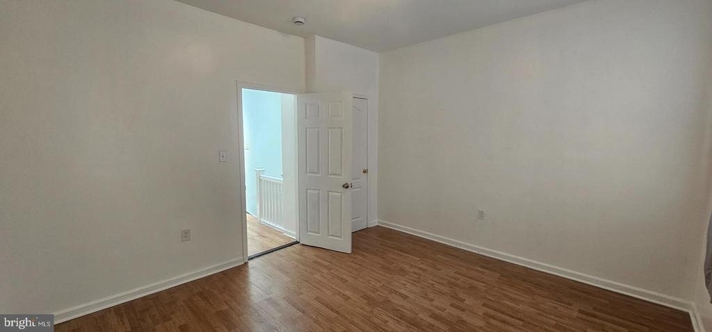 2548 Oswego Avenue - Photo 19