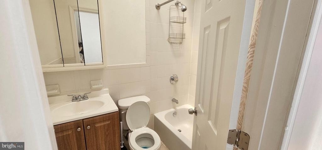 2548 Oswego Avenue - Photo 14