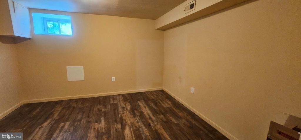 2548 Oswego Avenue - Photo 21
