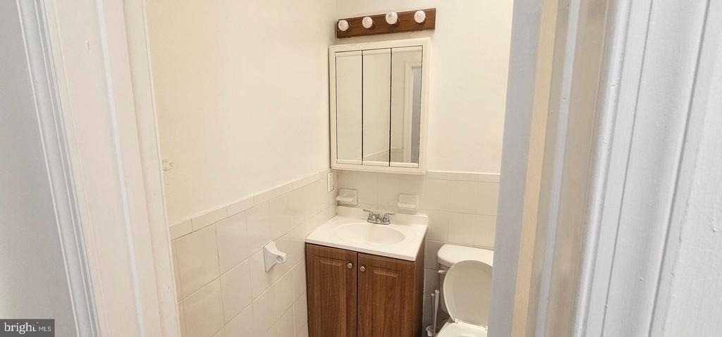 2548 Oswego Avenue - Photo 16